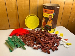 lot 30 image: Playskool Lincoln Logs