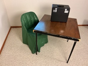 lot 237 image: Singer Sewing Machine with Table and Chair