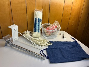 lot 253 image: Misc. Launry Room Items