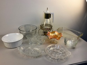 lot 273 image: Vintage Glass Lot
