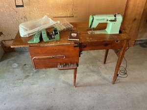 lot 91 image: Elna Supermatic Sewing Machine and Cabinet