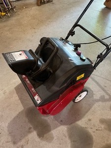 lot 170 image: Yard Machine Snowblower
