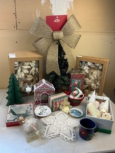 lot 208 image: Misc. Christmas Lot