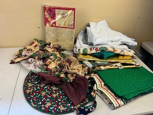 lot 218 image: Christmas Tablecloth Lot Plus Curtains