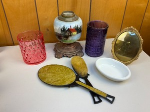 lot 51 image: Misc. Vintage Item Box Lot