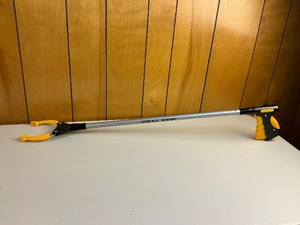 lot 251 image: Steel Grip Mechanical Pick-Up Tool