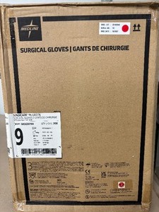 lot 68 image: 1 Case (200 each) NEW Medline MSG9290 Sensicare PI Surgical Gloves with Aloe Vera - Size 9 Green