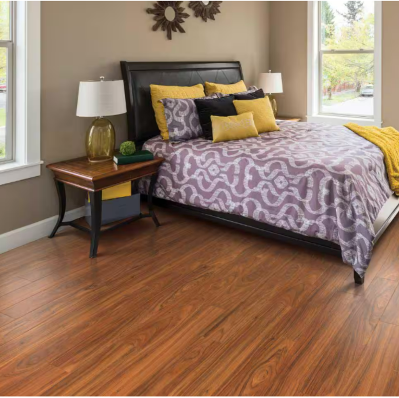 lot 132 image: 257 SF of MohawK Laminate Flooring 7.5 x 7 x 10MM thick - LMC