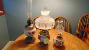 lot 5 image: 3 - Oil Lamps, One with Reproduction Aladdin Shade and Ring
