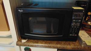lot 10 image: Whirlpool Microwave