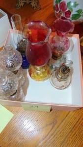 lot 29 image: 6- Mini Oil Lamps