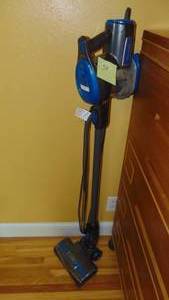lot 58 image: Electric Rocket Vacuum