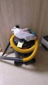 lot 88 image: Vacmaster 12 Gallon Wet Dry Vac