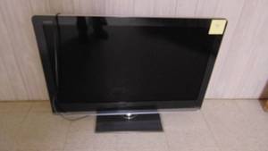 lot 98 image: Sharp Flat Screen TV. No Remote