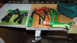lot 107 image: Lot of Gardening Items