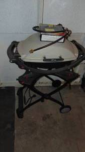 lot 117 image: Weber Grill with Extra Hoses. No Tank