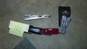 lot 127 image: 3- Multi Tools