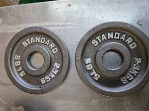 lot 66 image: A Pair of 5LB 2-inch weight Plates (Used)