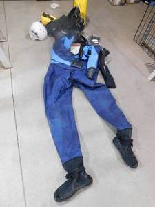 lot 3 image: Scuba Diving Starter Set - Large DUI Dry Suit Complete Kit with Luxfer Tanks & Accessories