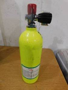 lot 16 image: Luxfer 4 12 X 13 scuba cylinder - Full and Ready to Go.