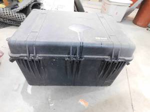 lot 69 image: Pelican 1660 Rolling Case