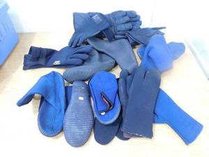 lot 75 image: Neoprene Lot