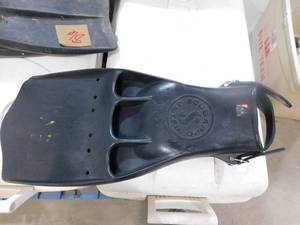 lot 82 image: Scuba Pro Jet Fins