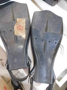 lot 84 image: Set of Swimming Fins