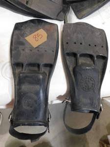 lot 85 image: Oceanic Swimming Fins