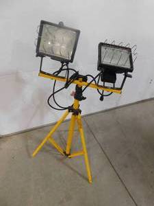 lot 45 image: Tri Pod Halogen Shop Lights