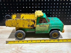 lot 19 image: Tonka Metal Truck