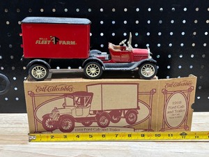 lot 30 image: ERTL Die Cast Model Truck