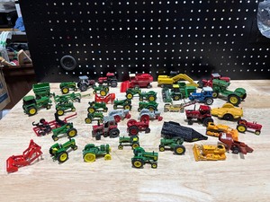 lot 36 image: Die Cast Toys