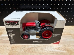 lot 41 image: Massey Ferguson Model Tractor