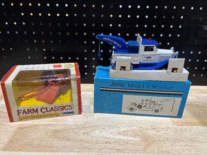lot 45 image: Model A Wrecker and Baler Models