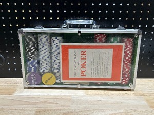 lot 68 image: Poker Chip Set