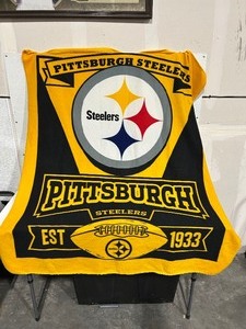 lot 72 image: Pittsburgh Steelers Throw