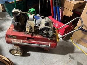 lot 80 image: Air Compressor