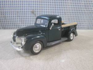 lot 11 image: (FS) Diecast Metal 1940 Ford Pickup...