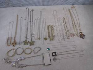 (EC1) Assorted Fashion Jewelry Most...