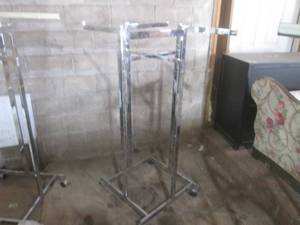 lot 30 image: (HG) 4-Arm Clothes Rack Display wit...