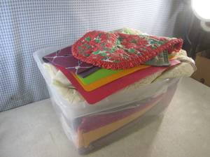 lot 41 image: (G-1) Tote Full of Assorted Tablecl...