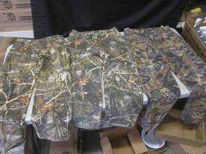 lot 47 image: (CSB) 3 Pair of Mens Camo Pants Se...