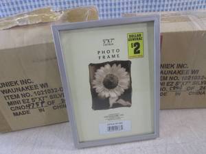 lot 54 image: (CSB) 12 - 5x7 Silver Mini EZ Pictu...