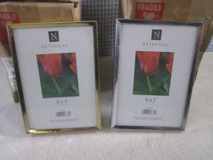 lot 55 image: (CSB) 24 - 5x7 GoldSilver Mix Euro...