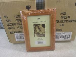 lot 58 image: (BS) 12 - 4x6 Honey Oak Picture Fra...