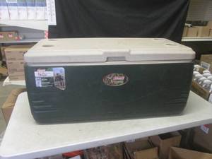 lot 68 image: (BR2) Large Coleman Xtreme 150 Quar...