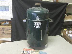 lot 78 image: (EW5) Brinkman Elite Sportsman Smok...