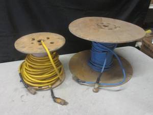 lot 79 image: (EW5) 2 Extention Cords ...