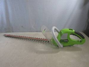 lot 88 image: (EW5) Greenworks Electric 22 Hedge...